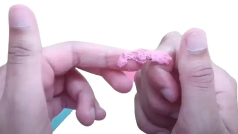 How to Use a Kneaded Eraser Like a Pro